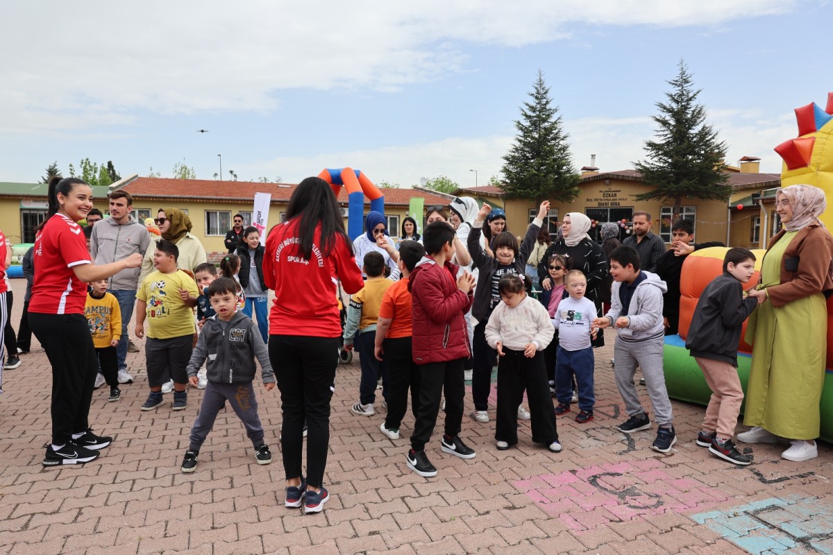 BÜYÜKŞEHİR SPOR A.Ş.’DEN ENGELLİLER HAFTASI’NDA ÖZEL ÇOCUKLAR İÇİN ANLAMLI ETKİNLİK