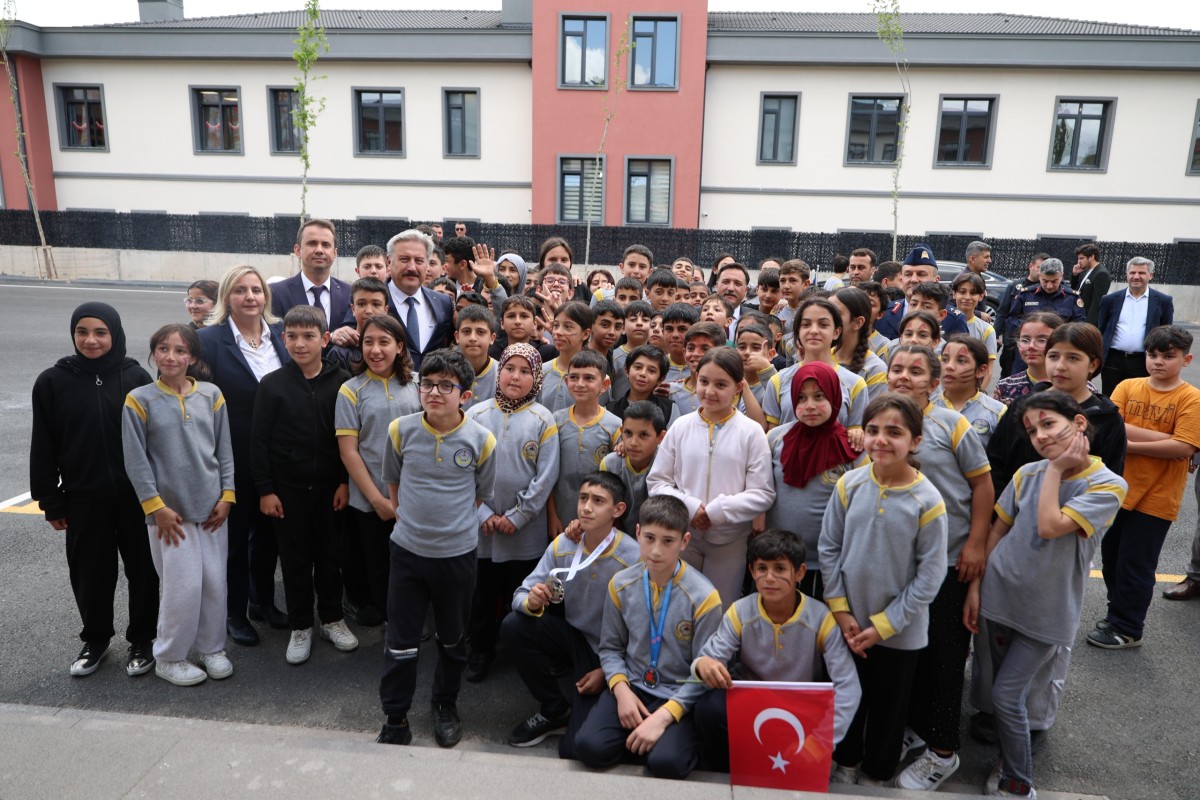 MELİKGAZİ BELEDİYESİ KAZIM KARABEKİR İLKOKULU VE ORTAOKULU AÇILDI