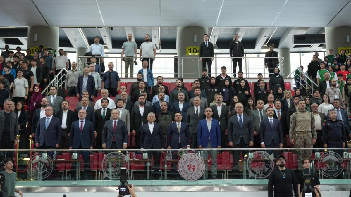 KAYSERİ’DE İMAM HATİP RÜZGARI: 3 BİN SPORCU, TEK YÜREK!