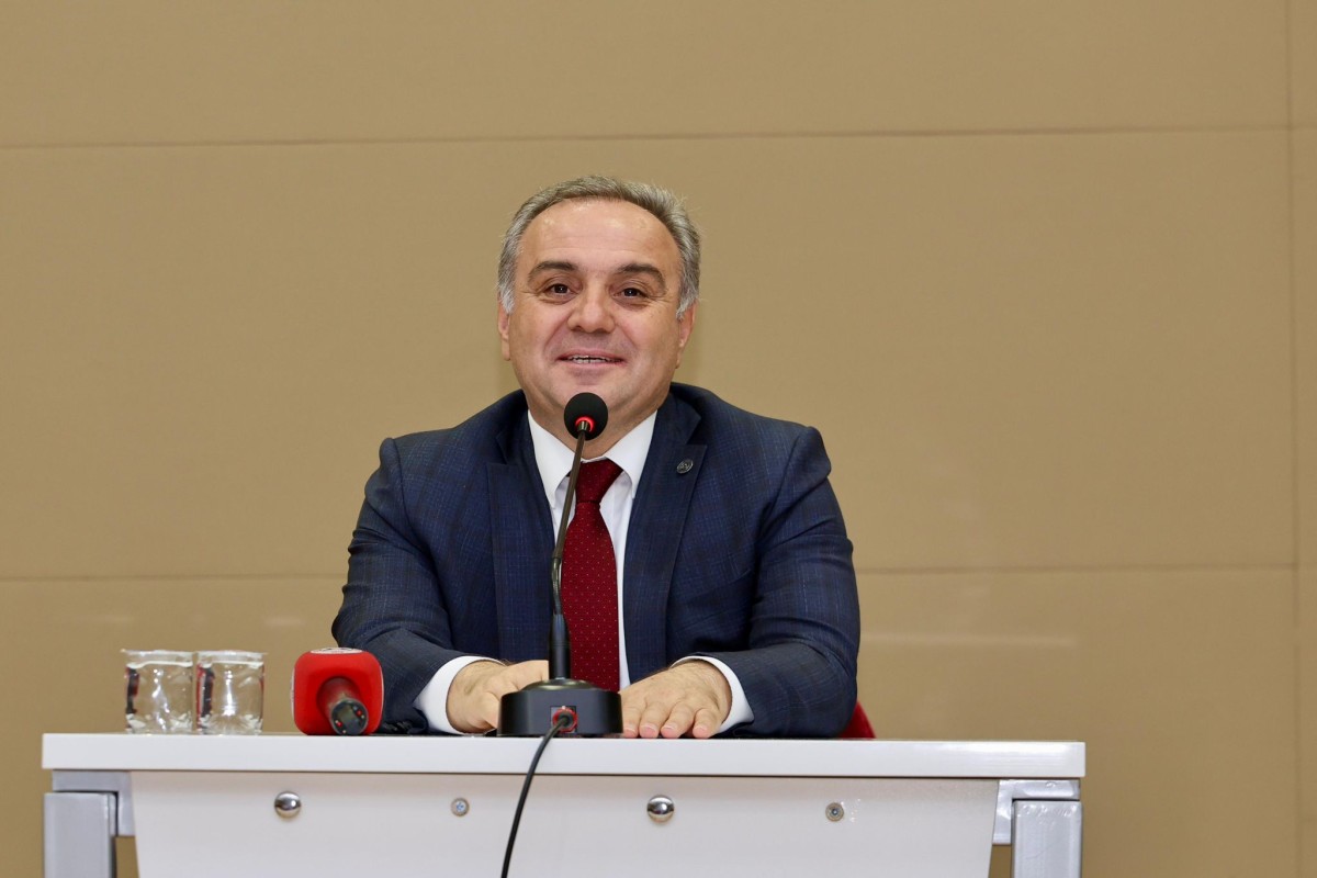 REKTÖR ALTUN, ÖĞRENCİLERLE BİR ARAYA GELDİ 