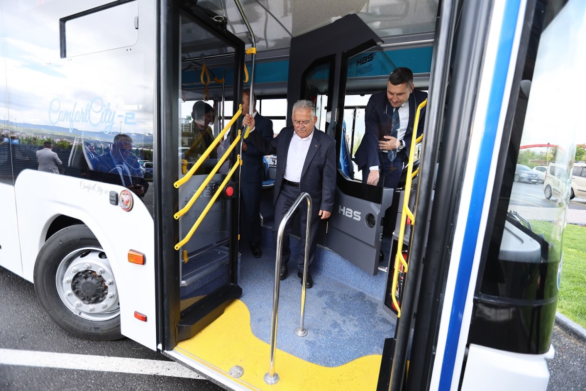 BÜYÜKKILIÇ, ELEKTRİKLİ OTOBÜSÜN TEST SÜRÜŞÜNE KATILDI