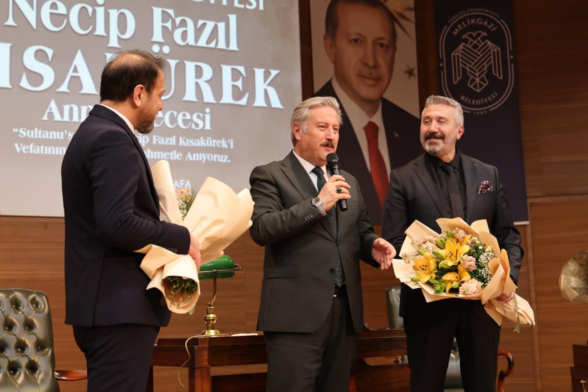 MELİKGAZİ’DE NECİP FAZIL KISAKÜREK ŞİİRLERİYLE ANILDI