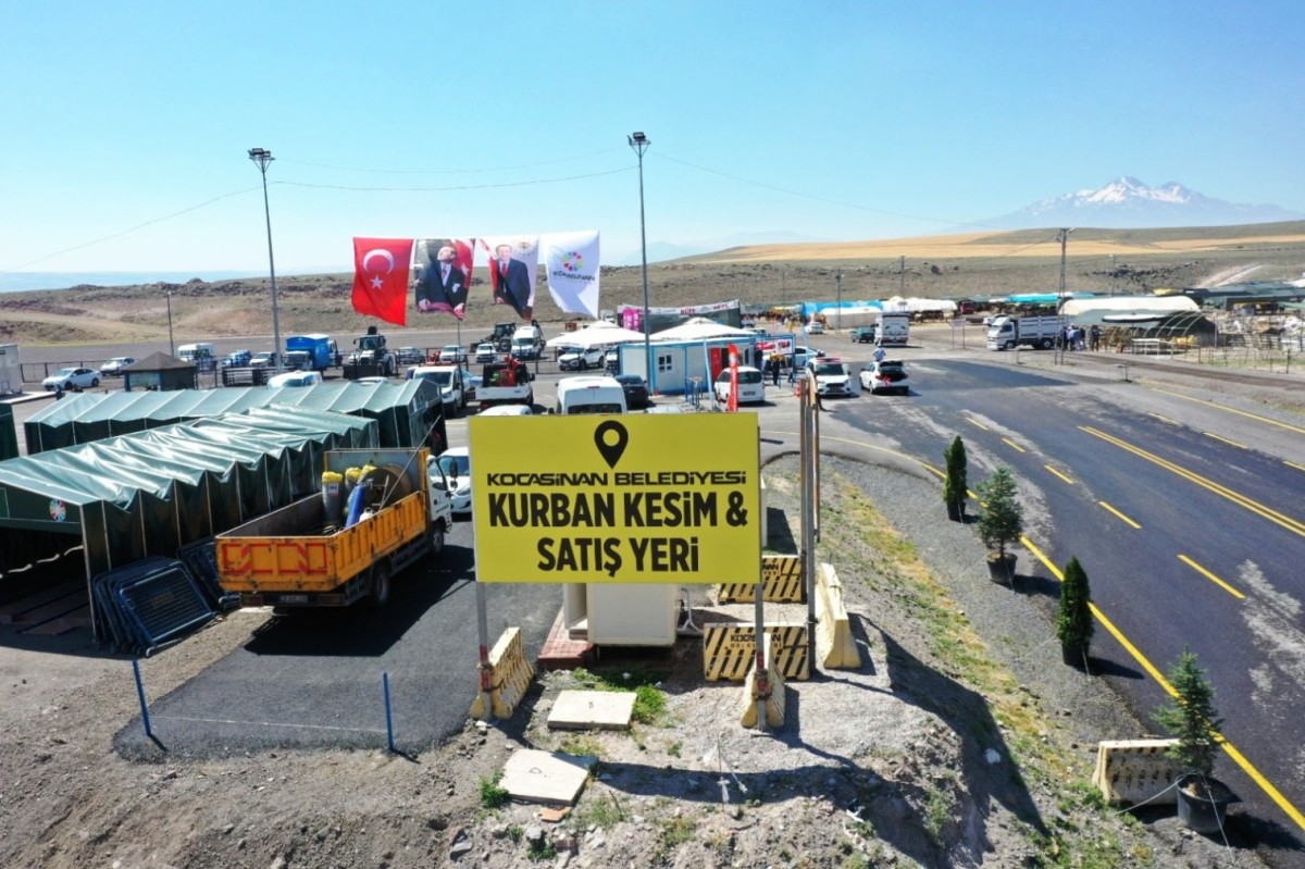 BÖLGENİN EN BÜYÜK KESİM VE SATIŞ YERİ YİNE KOCASİNAN’DA HAZIRLANDI