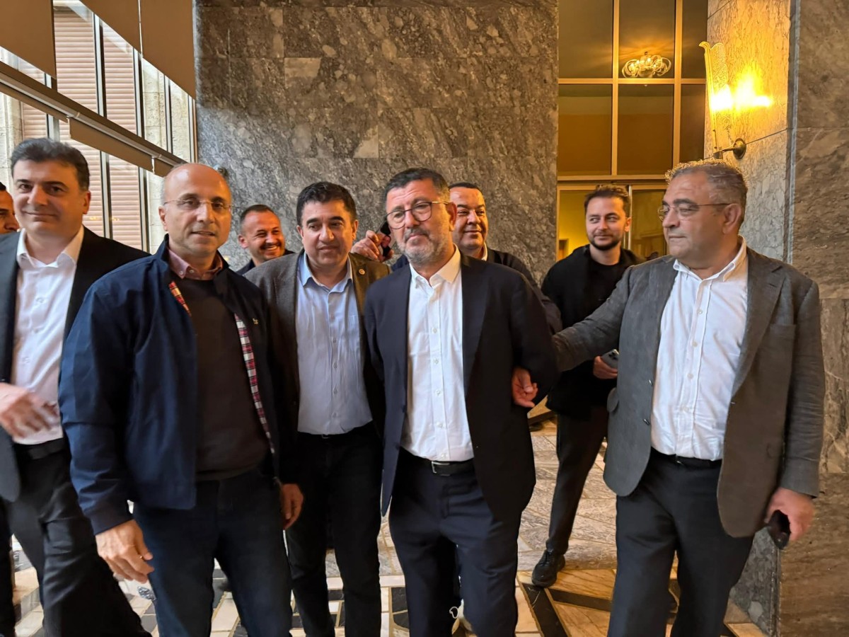 CHP'LİLER GRUP TOPLANTISINDA BAYRAMLAŞTI