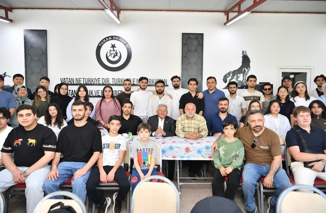 BÜYÜKKILIÇ, TÜRKİ CUMHURİYETLERİ ÖĞRENCİLERİ İLE BULUŞTU