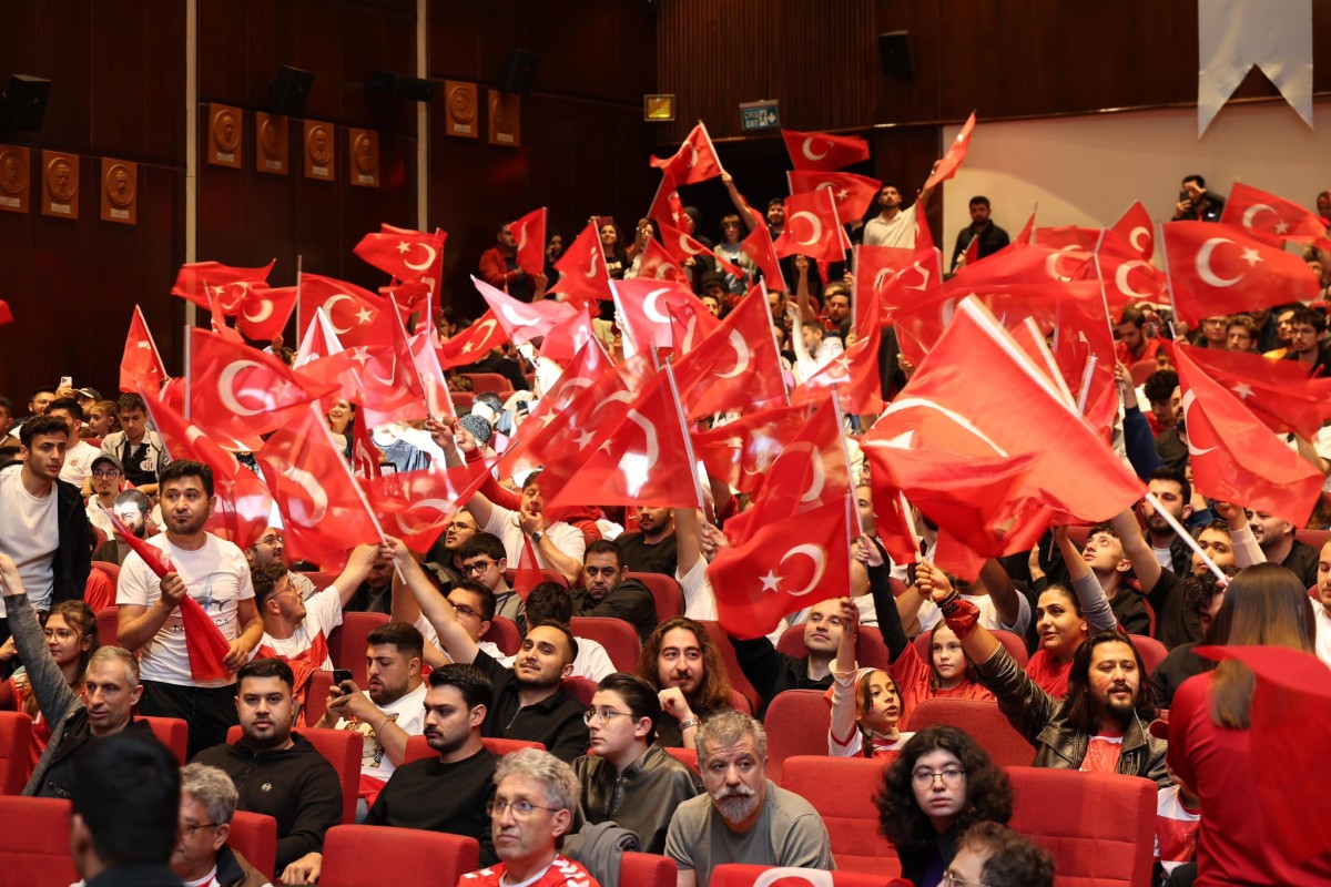 ERÜ’DE MİLLİ MAÇ HEYECANI YAŞANDI