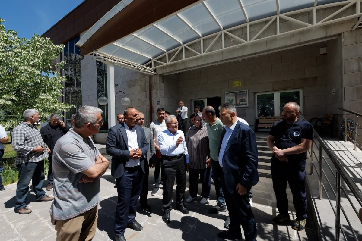 AKKIŞLA VE SARIOĞLAN ÇİFTLİK MAHALLESİ’NE BAŞKAN BÜYÜKKILIÇ’TAN ZİYARET