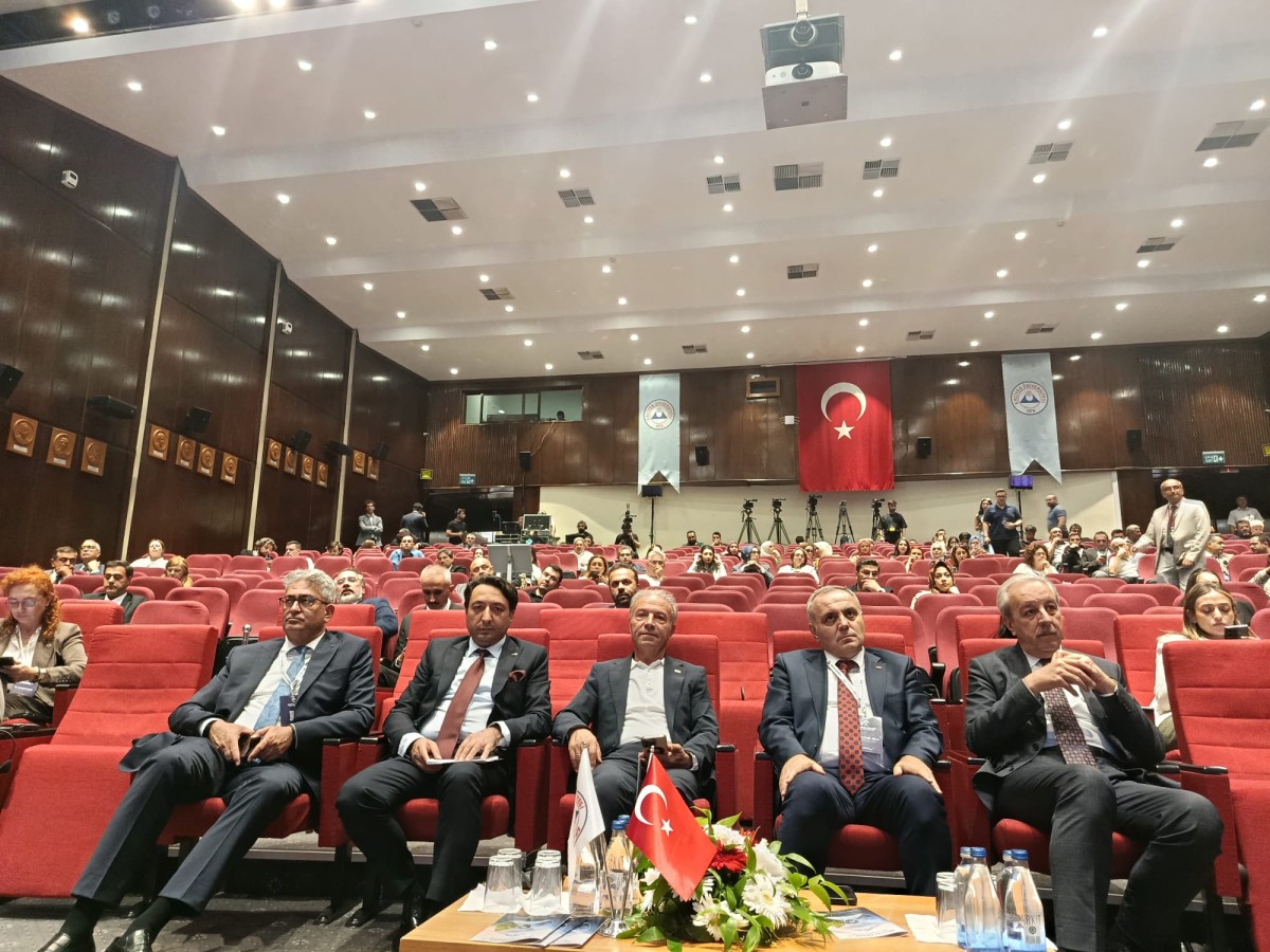 ERCİYES ZİRVESİ'NDE AFET YÖNETİMİ VE TOPLUMSAL DAYANIŞMA VURGUSU 