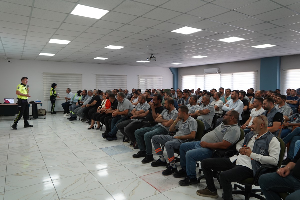 MELİKGAZİ'DEN SAHA ÇALIŞANLARINA TRAFİK EĞİTİMİ