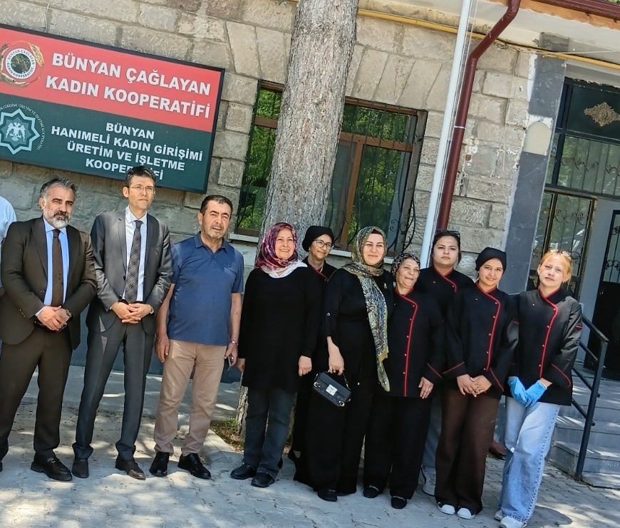 KADIN KOOPERATİFLERİNİN BAŞARISI KONUŞULUYOR