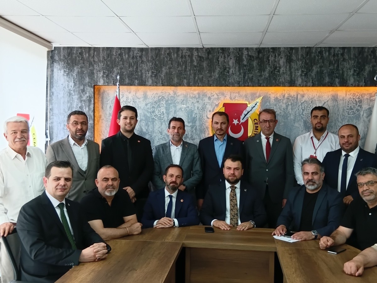 MEMLEKET YANIYOR, BİZ BİLİYORUZ AKP BİLMİYOR