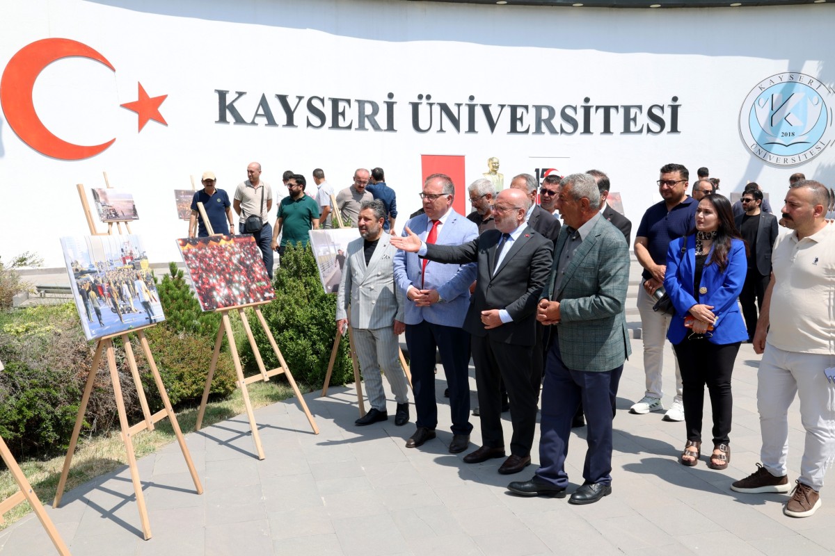 KAYÜ'DE 15 TEMMUZ ANMA TÖRENİ VE FOTOĞRAF SERGİSİ DÜZENLENDİ