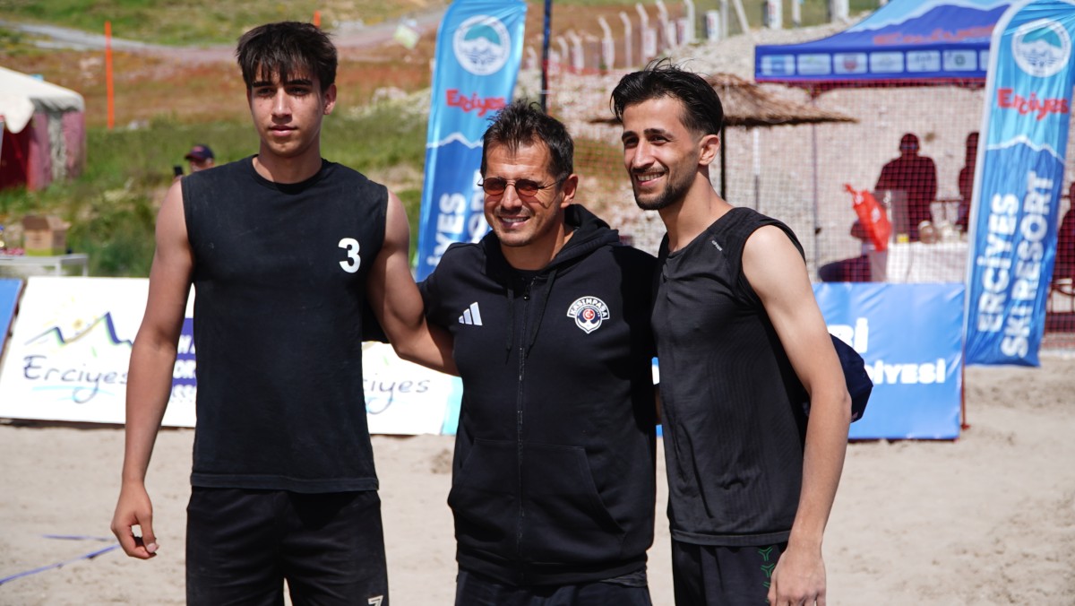 ERCİYES’TE 2 BİN 200 METREDE PLAJ VOLEYBOLU HEYECANI YAŞANDI