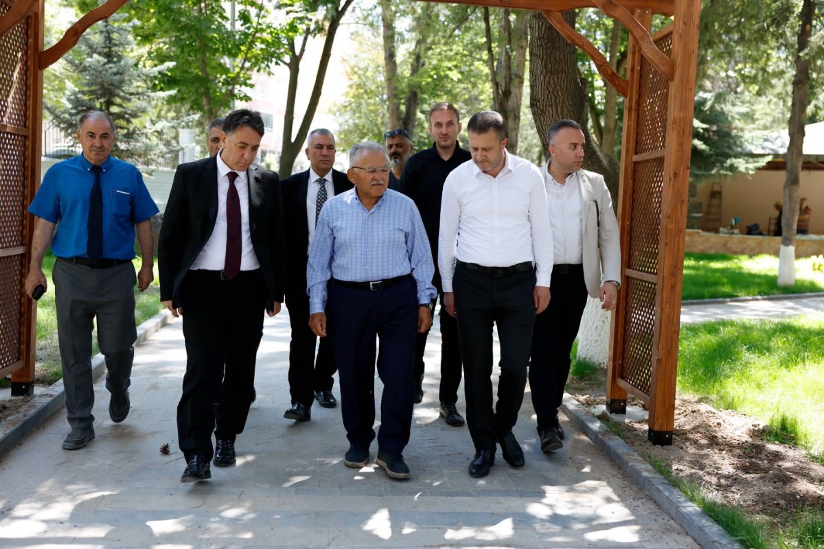 DEVELİ  ELBİZ PARKI YENİLENİYOR