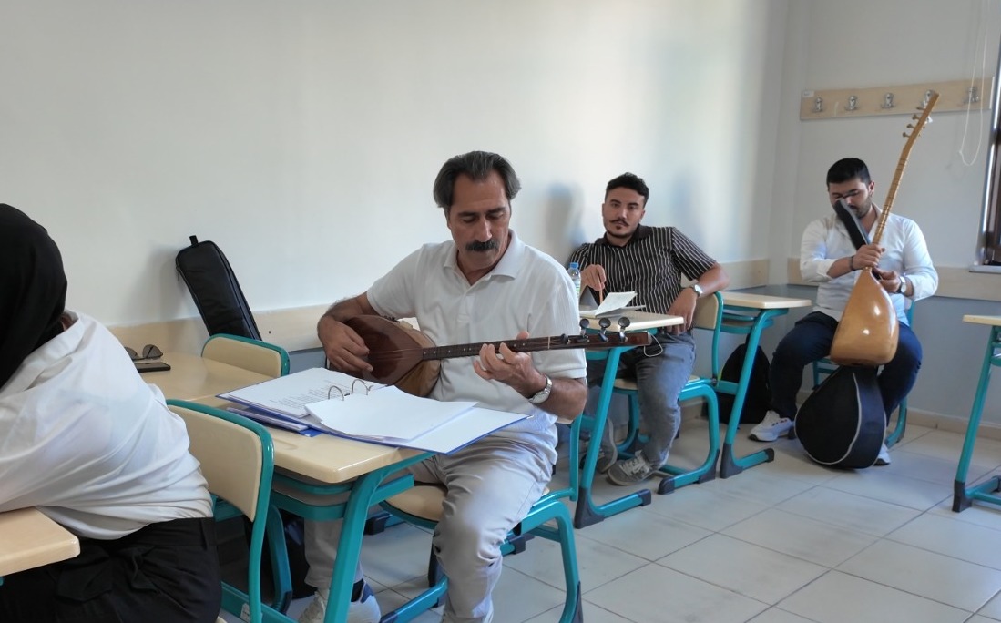 KAYMEK ŞİİR ATÖLYESİ KURSU’NDA GELENEKTEN GELECEĞE SAZLI SÖZLÜ YOLCULUK