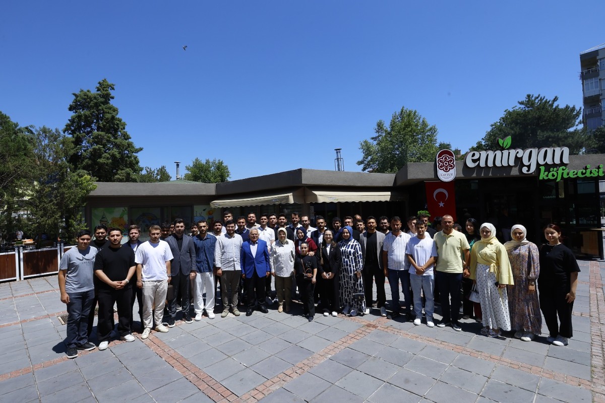 GENÇLERLE TÜRKİYE YÜZYILI’NI  BİRLİKTE İNŞA EDECEĞİZ