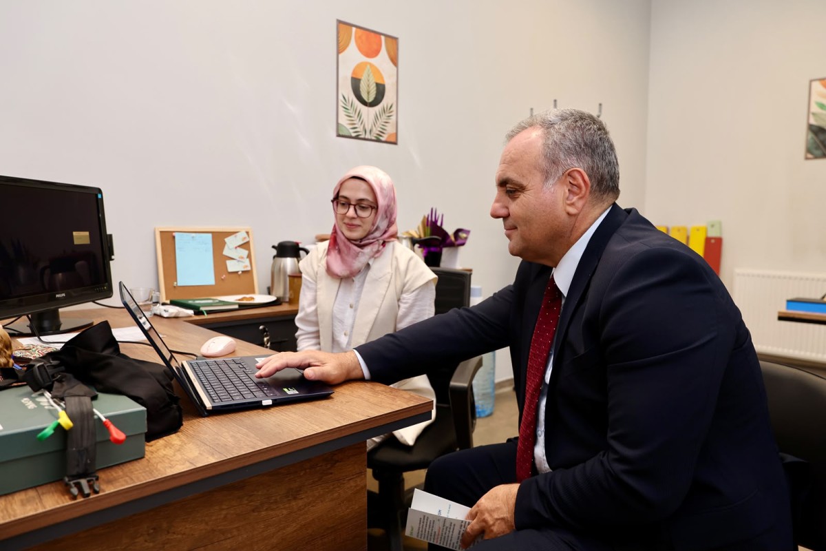 ERCİYES ÜNİVERSİTESİ AKADEMİSYENLERİNDEN BİR İLK