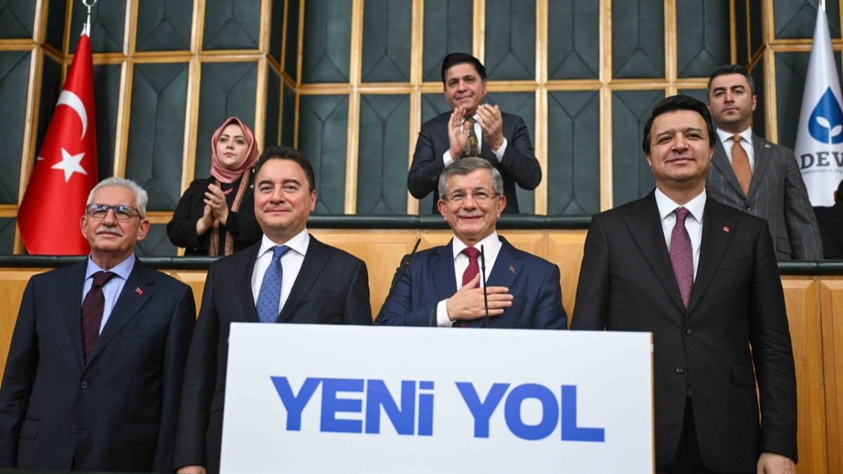 YENİ YOL GURUBUNDAN ÜÇ MİLLETVEKİLİLİN AYRILMASI İHTİMALİ KONUŞULUYOR