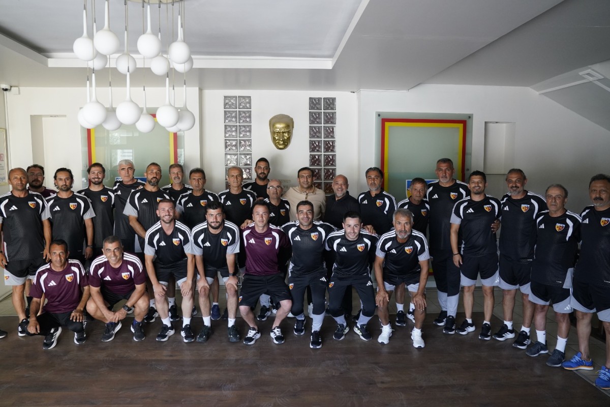 KAYSERİSPOR, ALTYAPI İÇİN  22 ANTRENÖR İLE ANLAŞTI