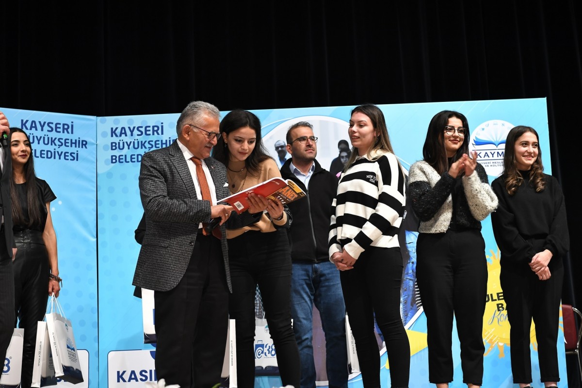 KAYSERİ’Yİ TERCİH EDEN GENÇLERE TEBRİK: “SİZLERİ KUCAKLAMAYA HAZIRIZ”
