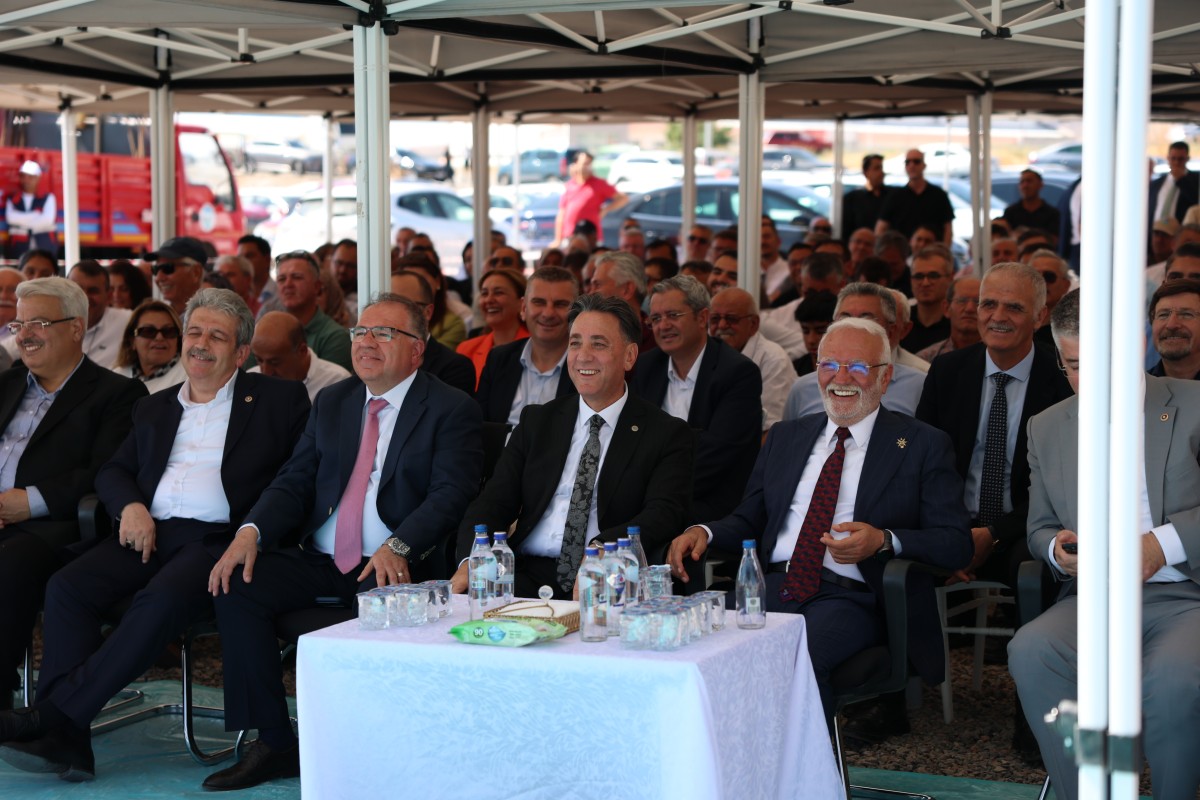 DEVELİ'YE DEĞER KATACAK YATIRIMLARIN TOPLU AÇILIŞ VE TEMEL ATMA TÖRENİ YAPILDI