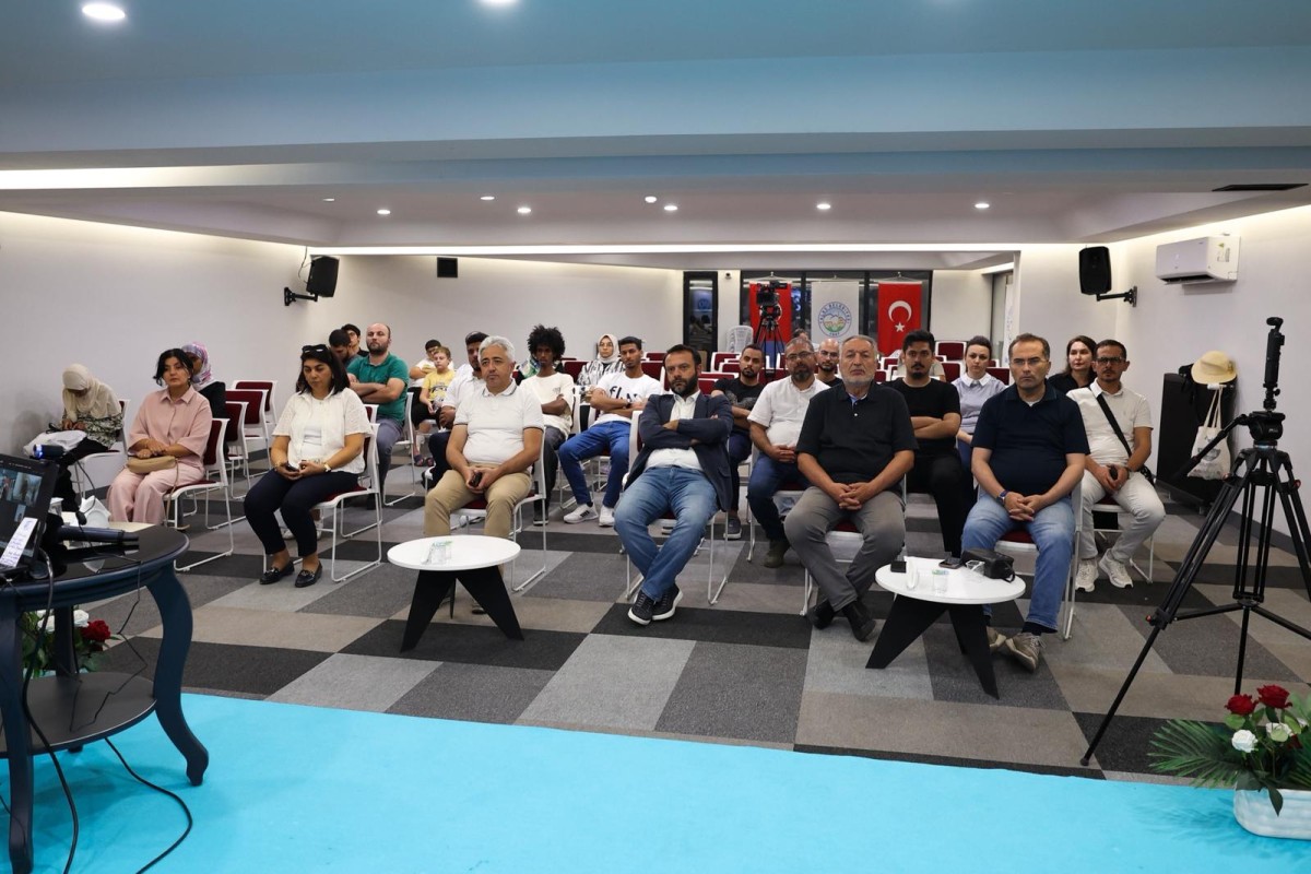 KAYÜ’DE “GAZZE’DE ÜNİVERSİTE OLMAK” TEMALI PROGRAM GERÇEKLEŞTİRİLDİ