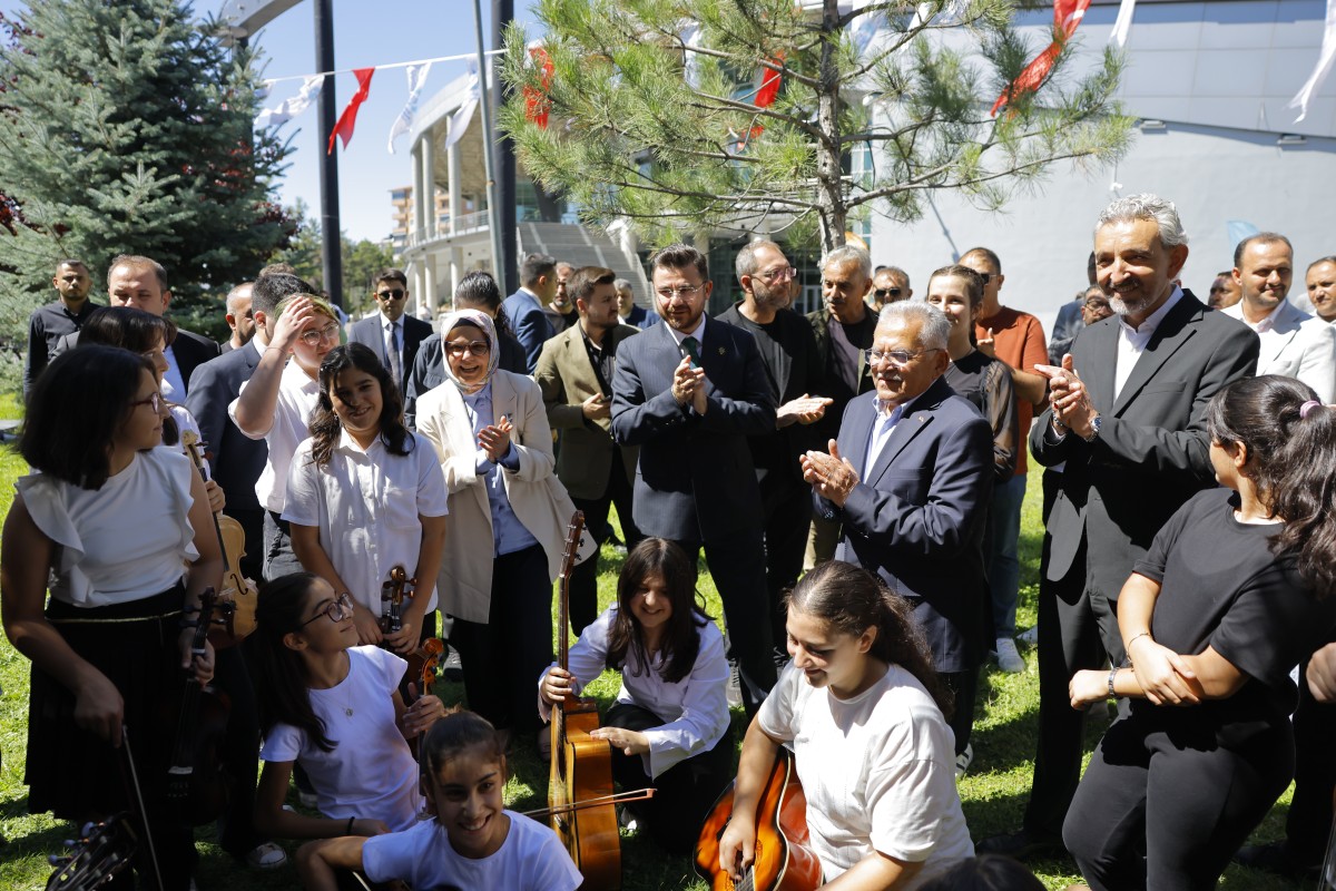 KONSERVATUVAR YAZ OKULU'NDA KAPANIŞ VE SERTİFİKA TÖRENİ