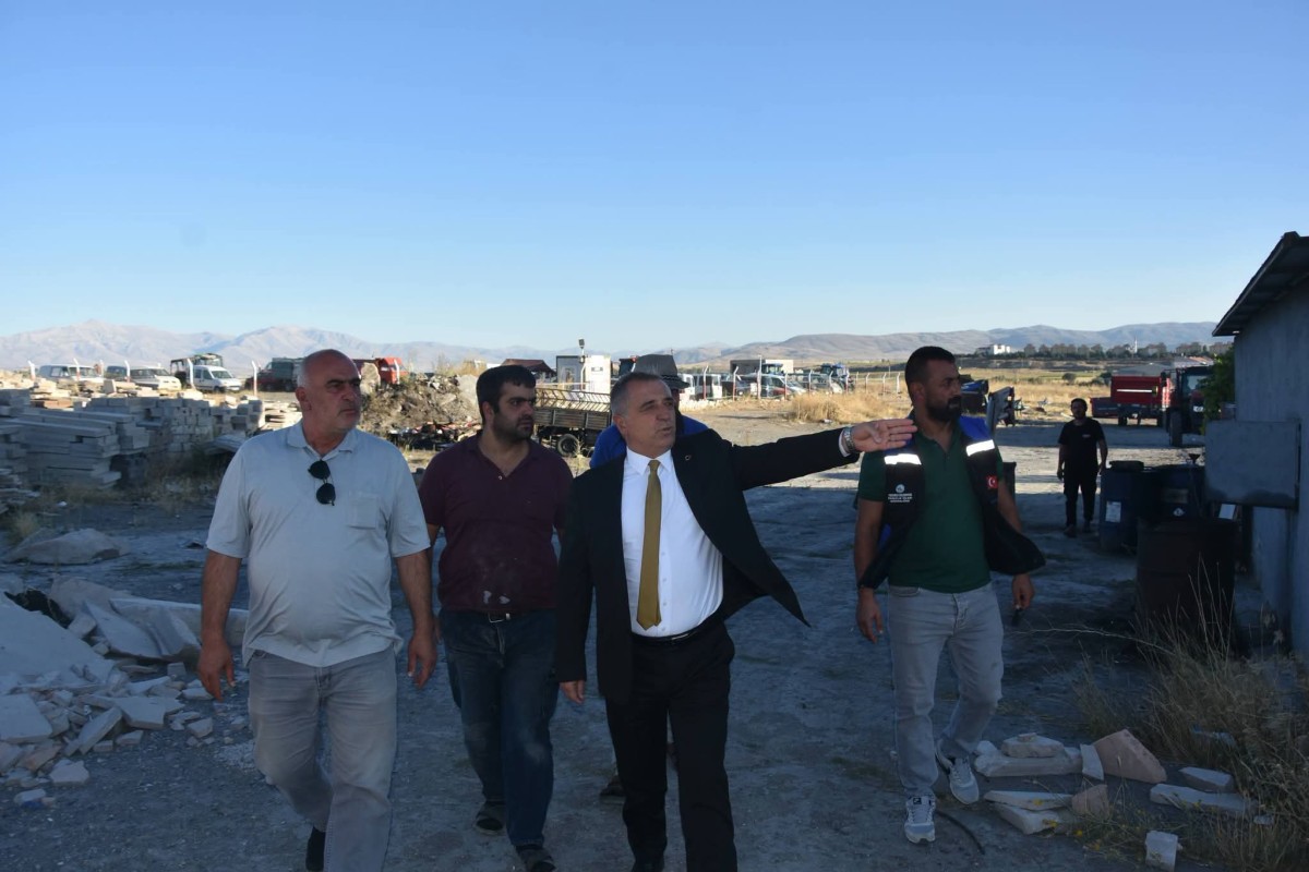 BAŞKAN KOÇ, SANAYİ SİTESİNDE İNCELEMELERDE BULUNDU