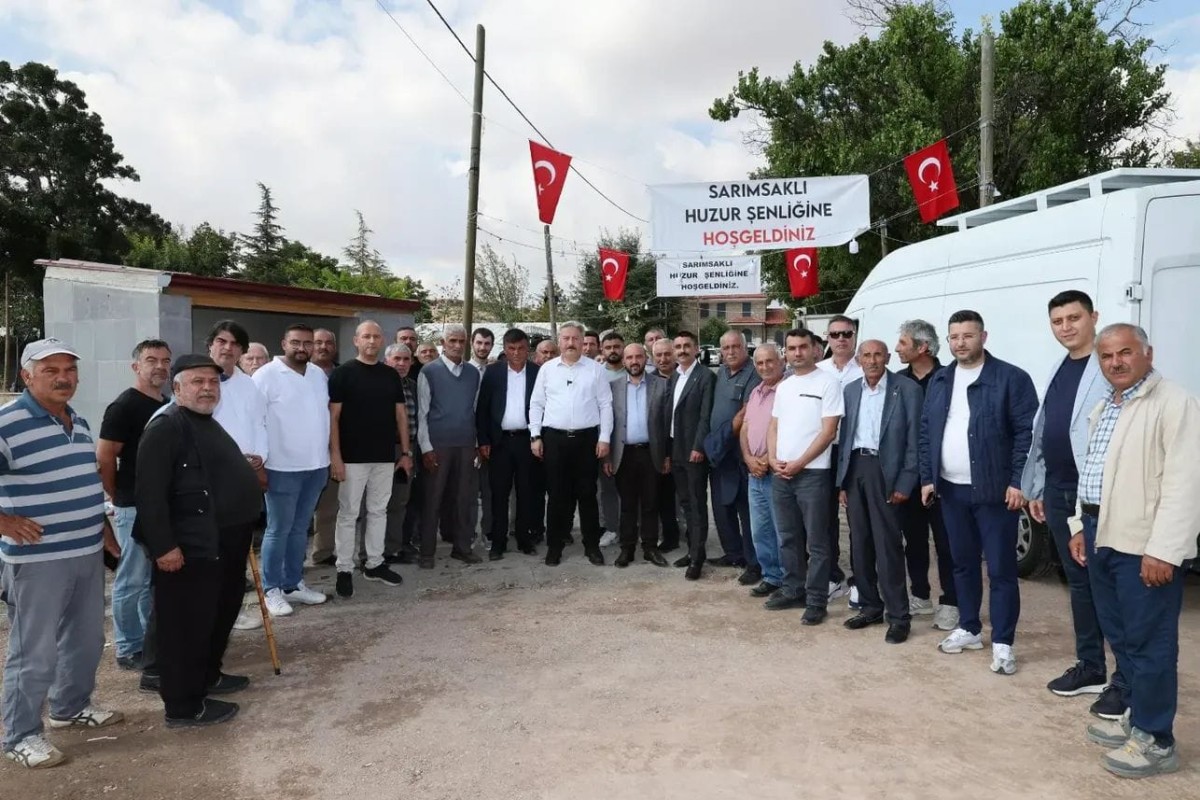 BAŞKAN PALANCIOĞLU, SARIMSAKLI HUZUR ŞENLİĞİNDE MAHALLE HALKI İLE BİR ARAYA GELDİ