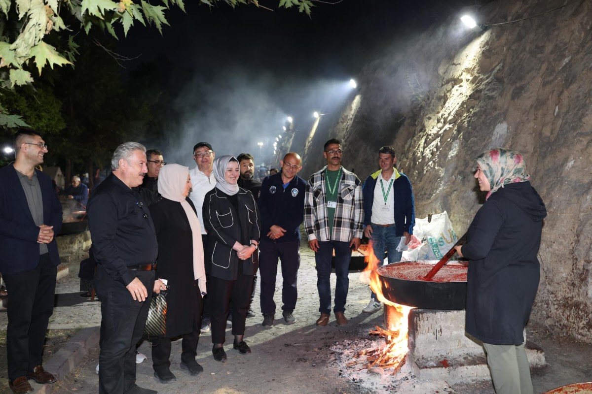 MELİKGAZİ'DE SALÇA GÜNLERİ REKOR KATILIMLA TAMAMLANDI