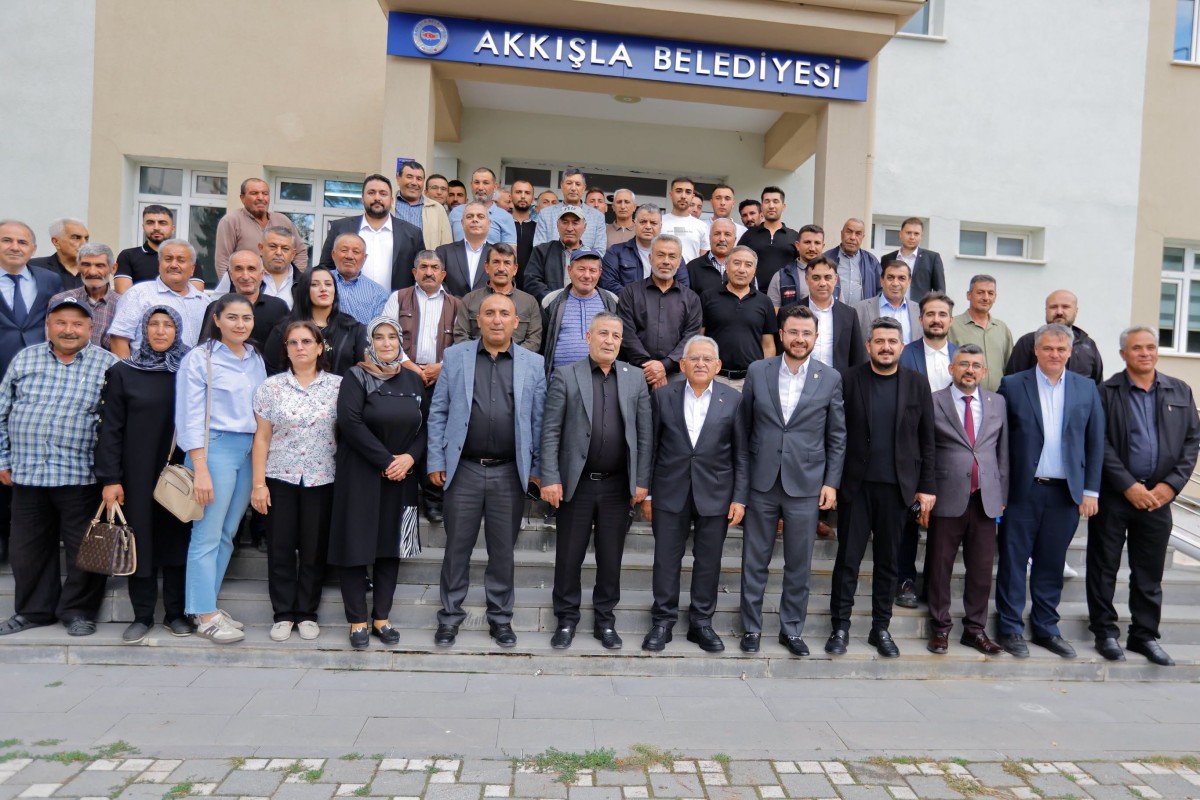 ÜÇ İLÇEDE SAHA MESAİSİ: MUHTARLARIN TALEPLERİNİ YERİNDE DİNLEDİ