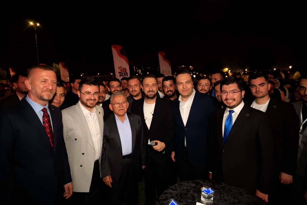 BAŞKAN BÜYÜKKILIÇ, GENÇLERLE BULUŞTU: “BİZ SİZLER İÇİN VARIZ”
