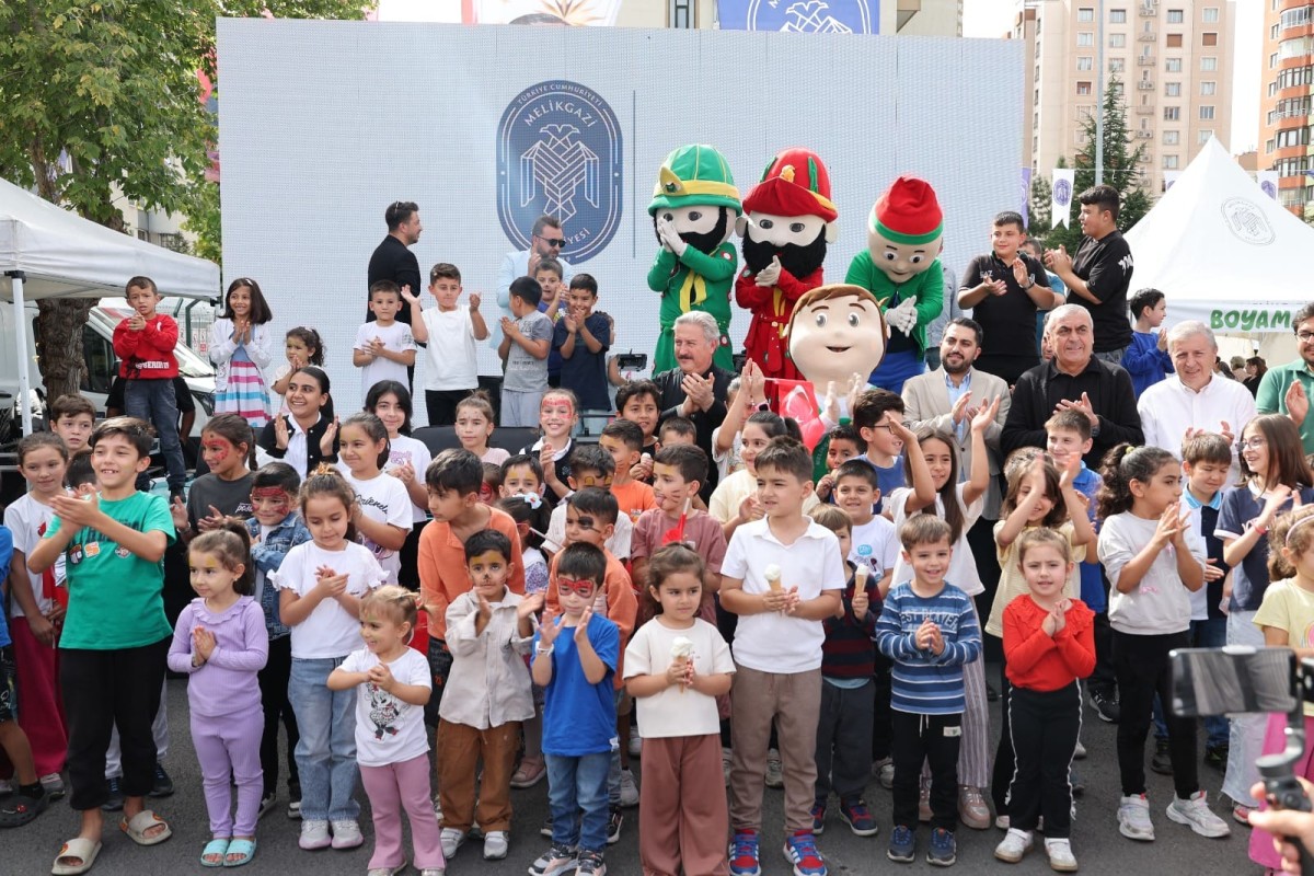 MELİKGAZİ’NİN 48 YENİ ARACI ÇOCUK ŞENLİĞİYLE TANITILDI