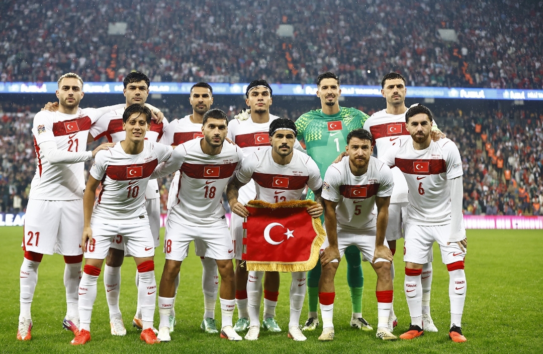 A MİLLİ FUTBOL TAKIMI İTALYA ÖNÜNDE DAĞlLDl:1-4