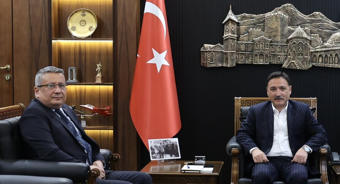 VALİ ÇİÇEK YENİ EMNİYET MÜDÜRÜ ERGEN'İ KABUL ETTİ