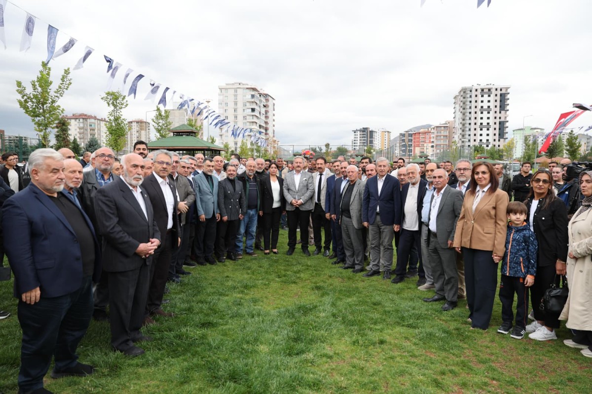 MELİKGAZİ BELEDİYESİ 12 BİN METREKARELİK AHMET TAŞ PARKI VE SOSYAL TESİSİ HİZMETE AÇILDI