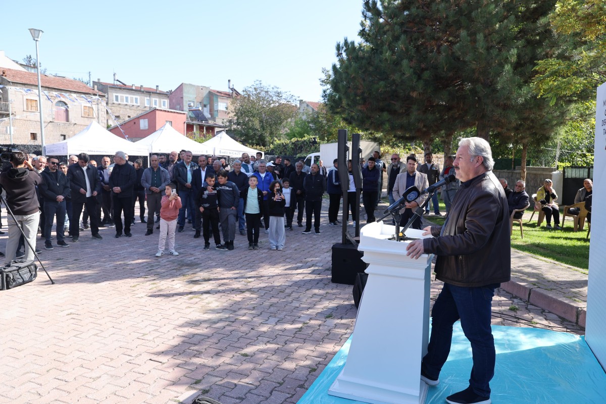 GÜRPINAR’IN YENİLENEN PARKI VE HAVUZU YENİ HALİYLE MAHALLEYE ÇOK YAKIŞTI