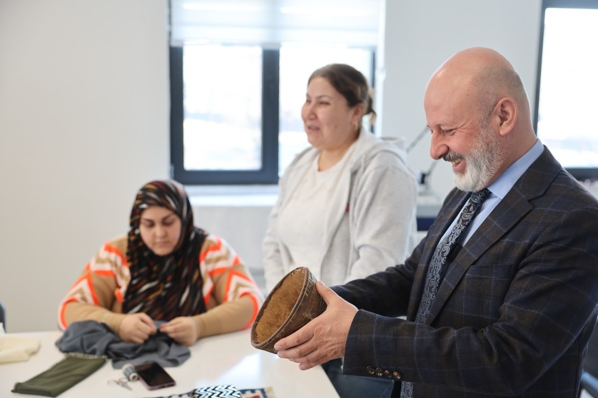 KOCASİNAN AKADEMİ İLE 7'DEN 70'E HERKESİN MUTLULUĞU ARTIYOR