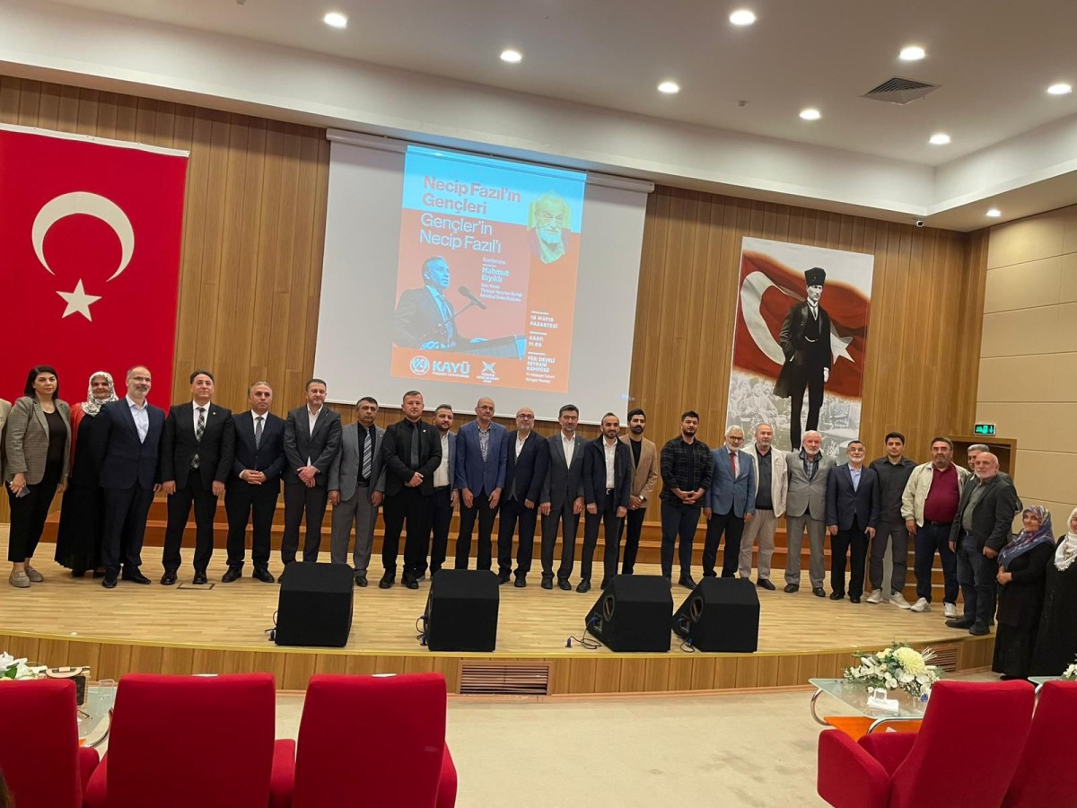 DEVELİ’DE NECİP FAZIL ÖZEL PROGRAMI GERÇEKLEŞTİRİLDİ