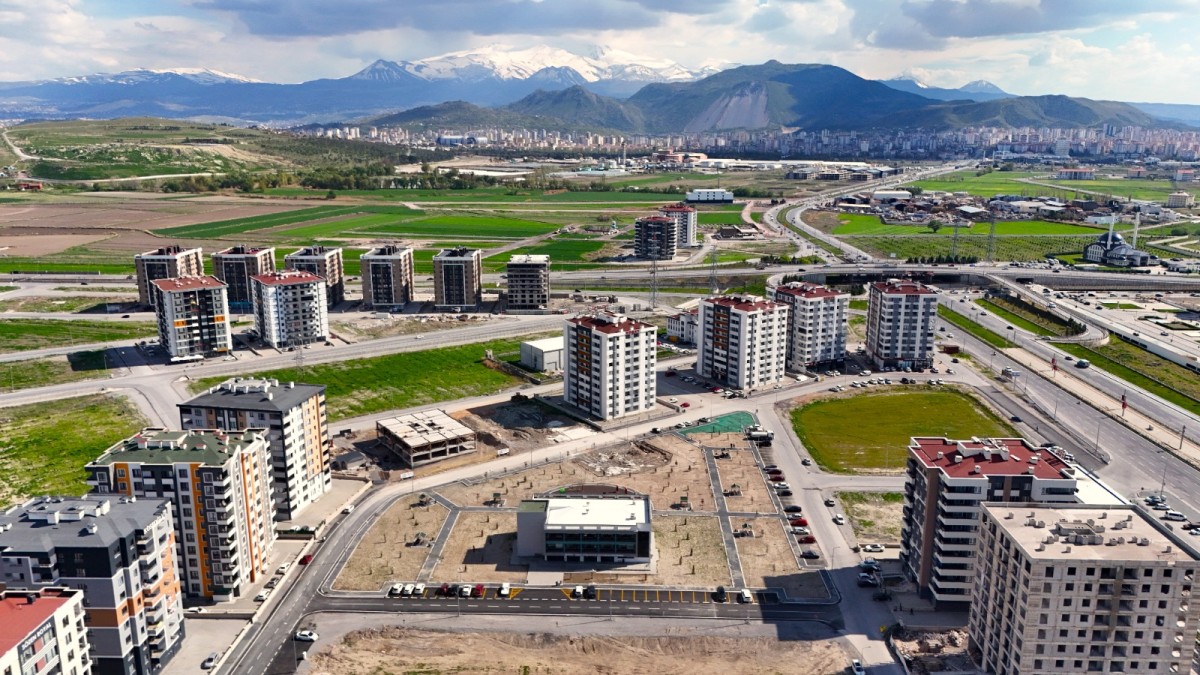 KAYSERİ BÜYÜKŞEHİR’DEN ŞEHİR HASTANESİ ÇEVRESİNE 4 YENİ YEŞİL ALAN