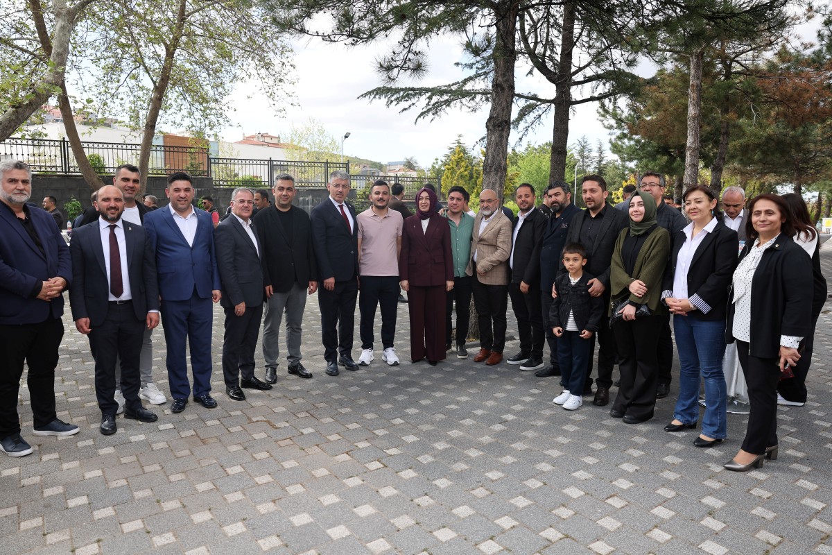 BAŞKAN ÖZDOĞAN: “HACILAR’DA BAYRAMLAR BİRLİĞİN VE KARDEŞLİĞİN EN GÜZEL TABLOSUDUR”