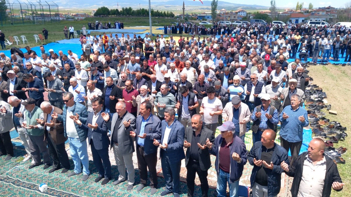 DEVELİ ÇÖTEN'DE ŞÜKÜR DUASI YAPILDI