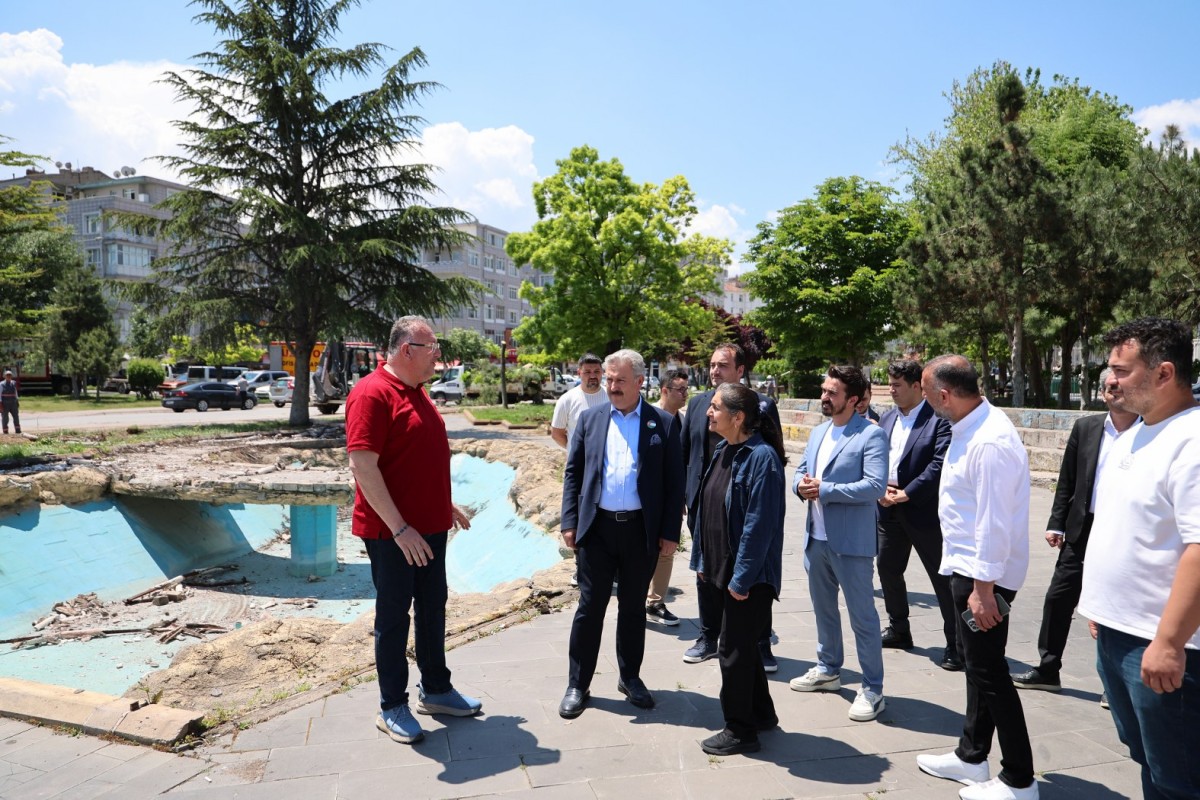 MELİKGAZİ BELEDİYESİ, SÜRPRİZLERİYLE FATİH PARKI’NI SIFIRDAN YENİLİYOR