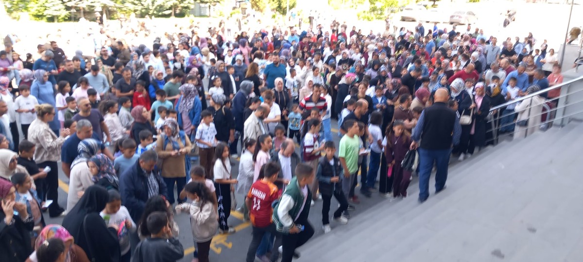 DEVELİ'DE İMAM HATİP OKULUNA YOĞUN TALEP OLUNCA SINAV DÜZENLENDİ