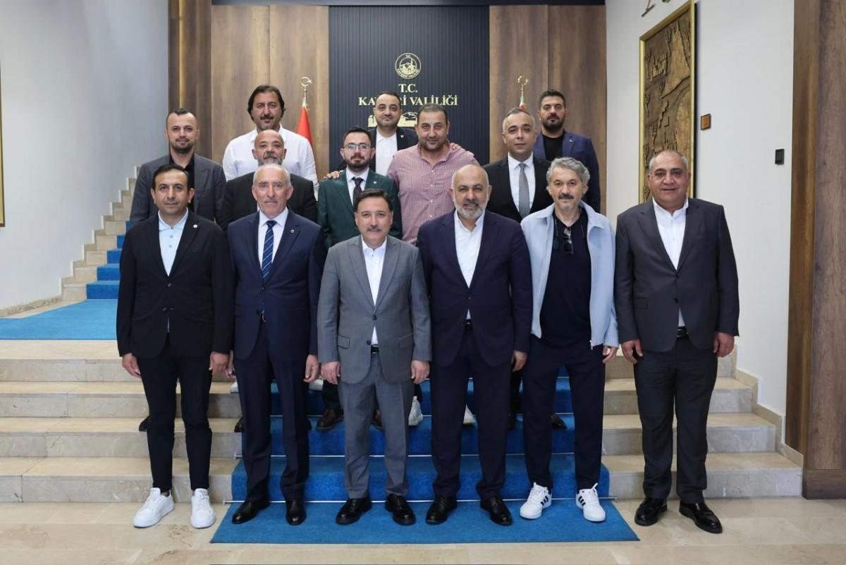 KAYSERİSPOR YÖNETİM KURULU VALİ ÇİÇEK'İ ZİYARET ETTİ