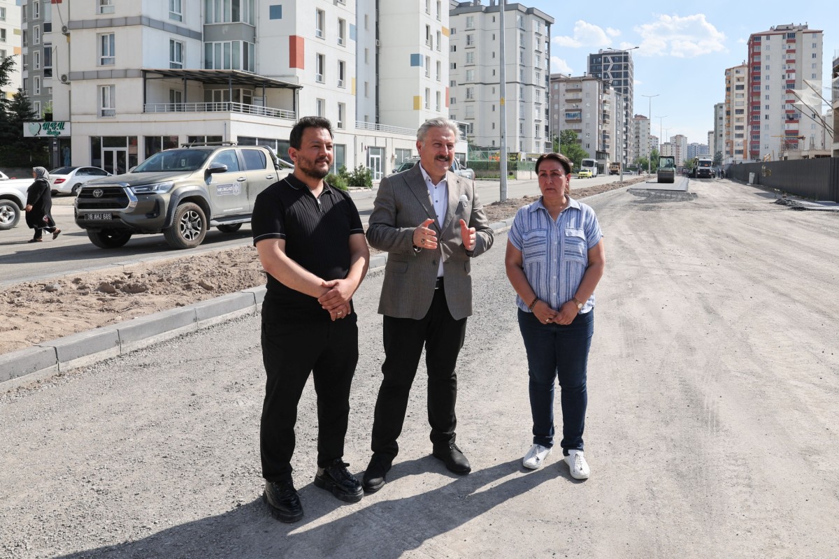 MELİKGAZİ BELEDİYESİ, YILDIRIM BEYAZIT MAHALLESİ’NE YAPTIĞI YENİ YOL İLE ULAŞIMI RAHATLATACAK