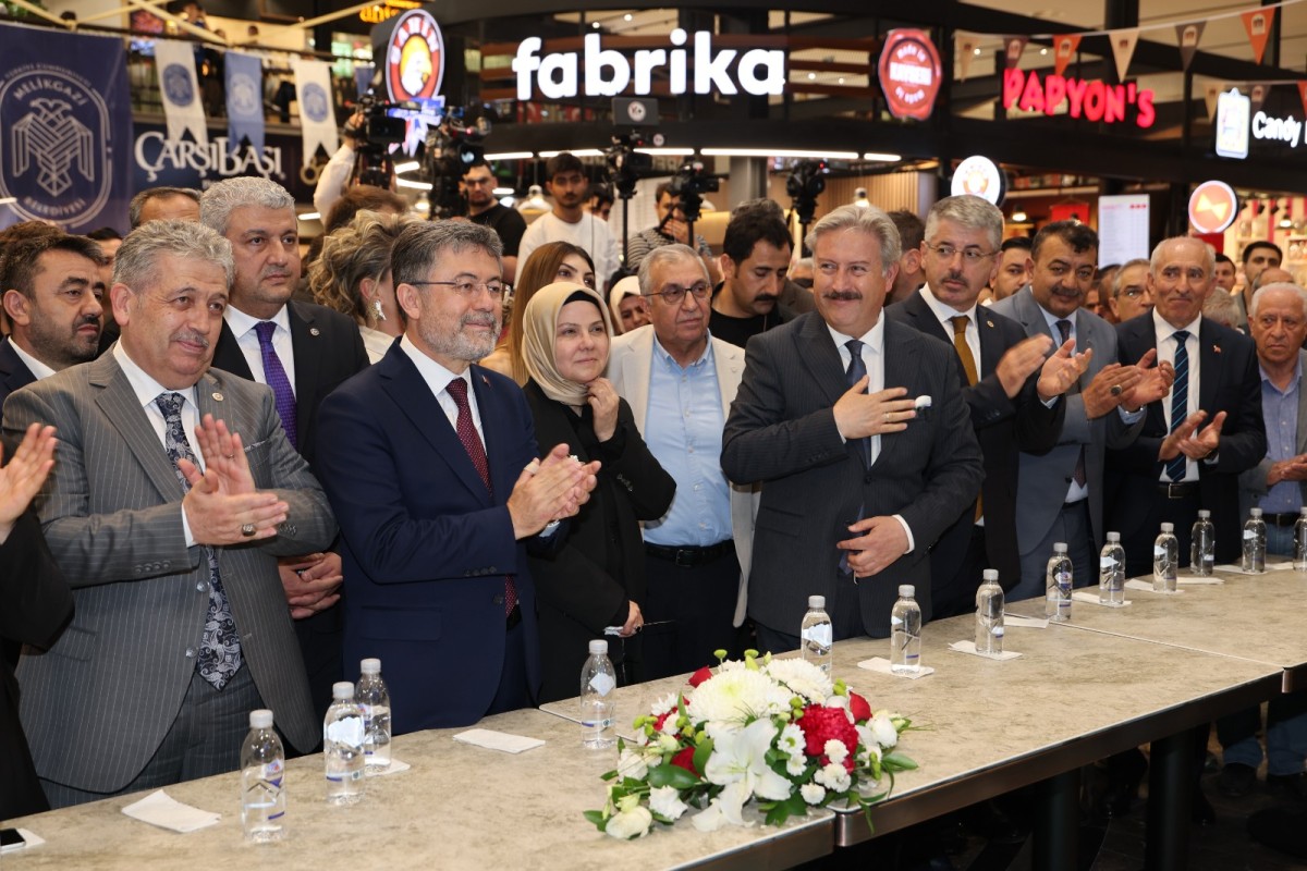 ÇARŞI MELİKGAZİ BAKAN İBRAHİM YUMAKLI'NIN KATILIMIYLA RESMEN AÇILDI