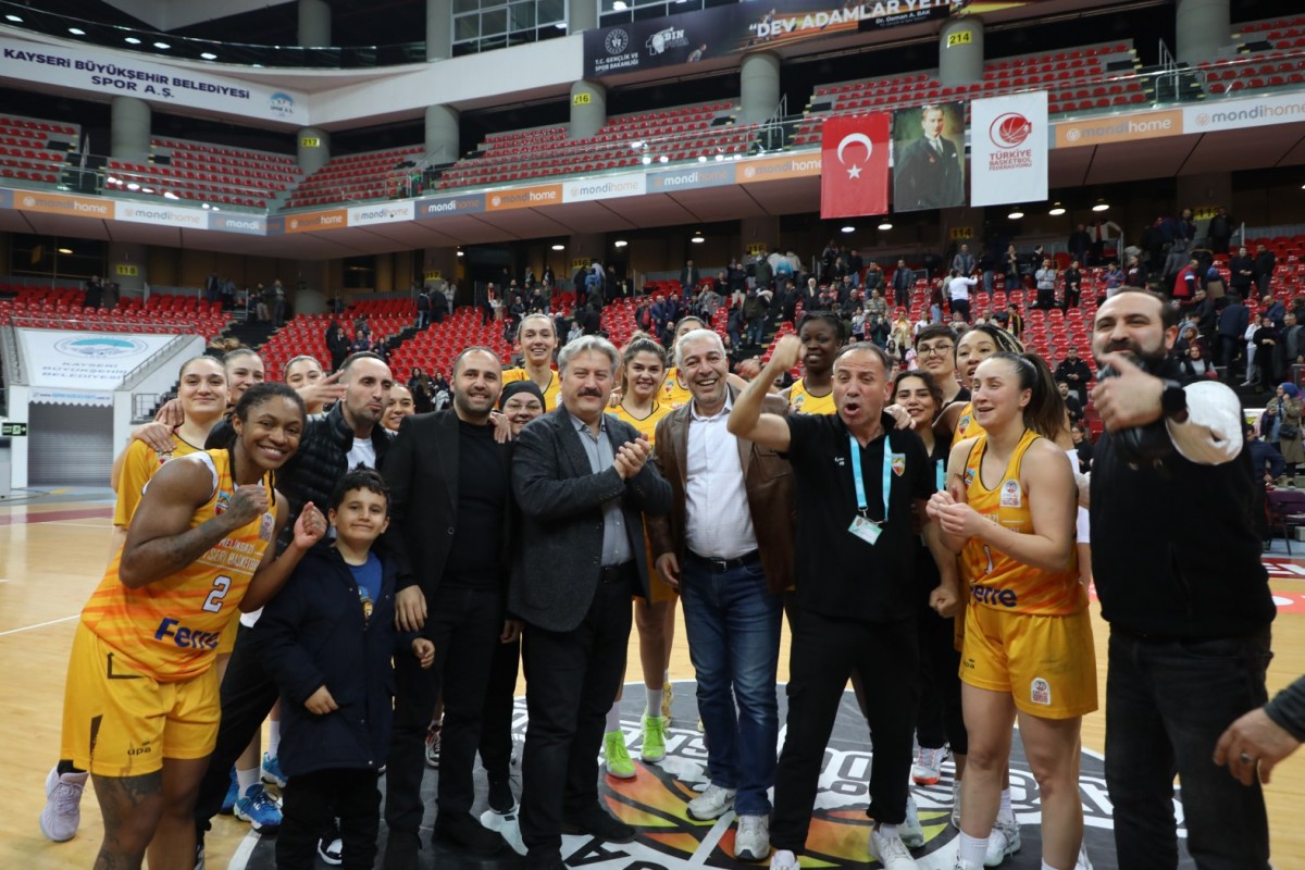 BAŞKAN PALANCIOĞLU: “HAYDİ KAYSERİ! ŞEHRİN TAKIMINA HEP BİRLİKTE SAHİP ÇIKALIM!”