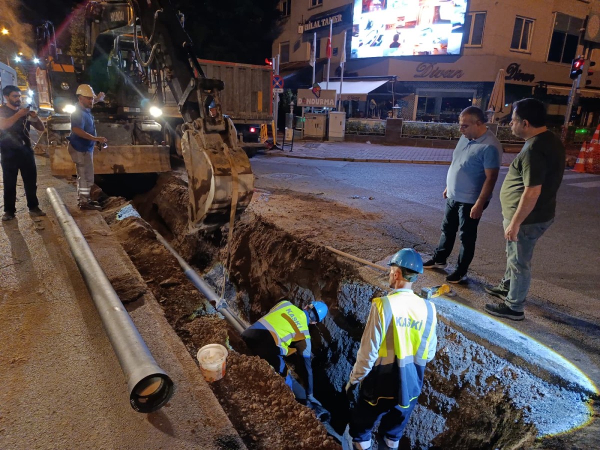BAŞKAN BÜYÜKKILIÇ: “İÇME SUYU ALTYAPIMIZI GECE ÇALIŞMALARIYLA GÜÇLENDİRİYORUZ”
