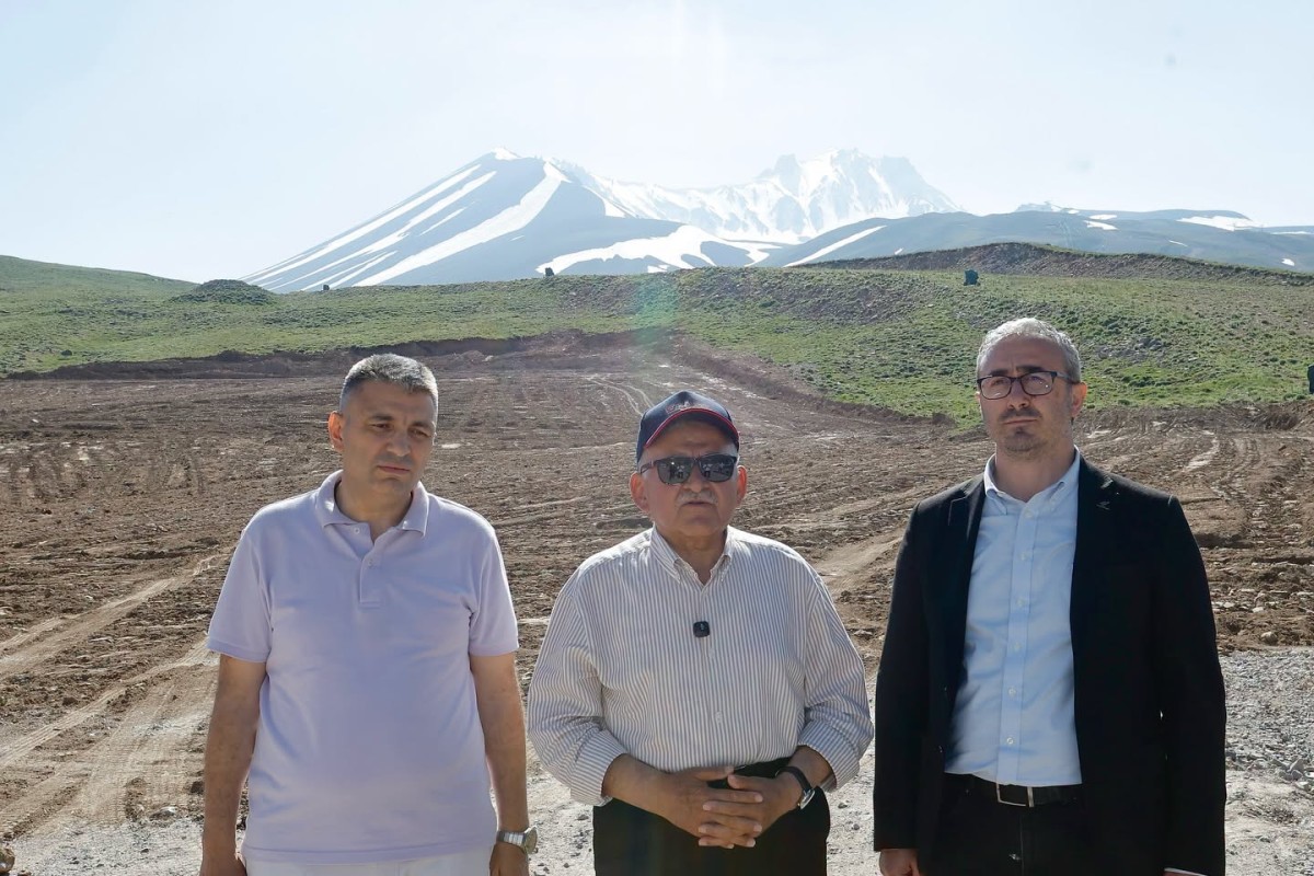 ERCİYES'İN DEVELİ KAPISINA YÜRÜYEN BANT